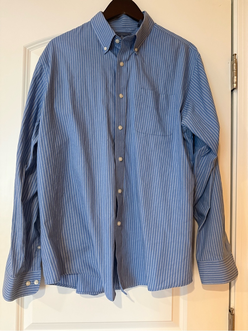 G.H. Bass Men's Blue Striped Button-Down Shirt - Like New - Large